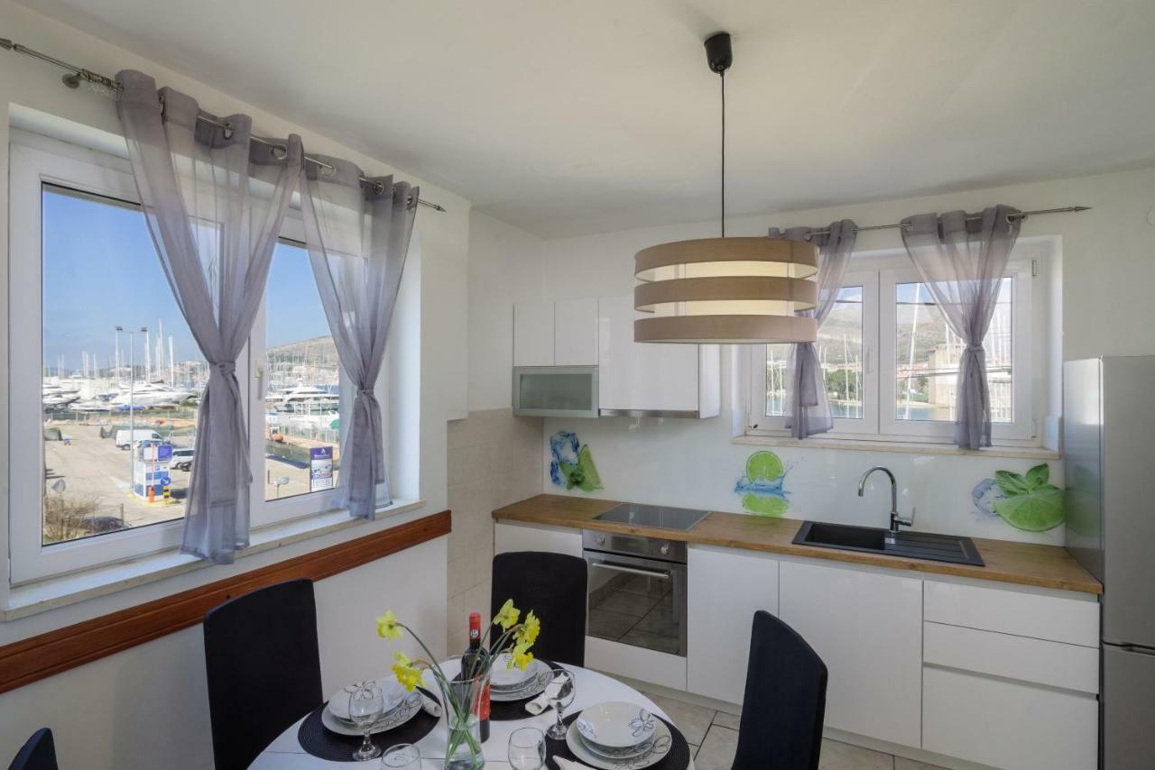 טרוגיר Apartments Mirjana מראה חיצוני תמונה