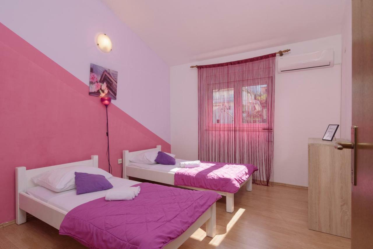 טרוגיר Apartments Mirjana מראה חיצוני תמונה